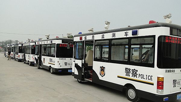 移动警务室 流动警务室 电动轿车 电动巡逻车 跃迪电动车高清图片