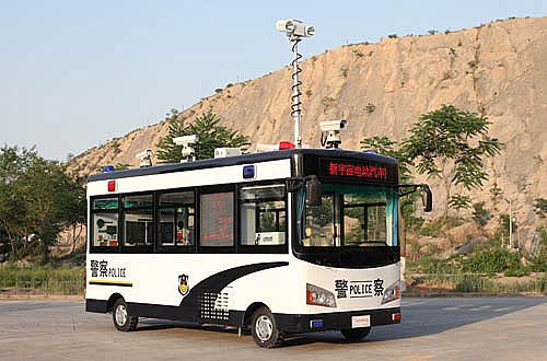 移动警务室YDEV5600JW外观（右前45度位展示）