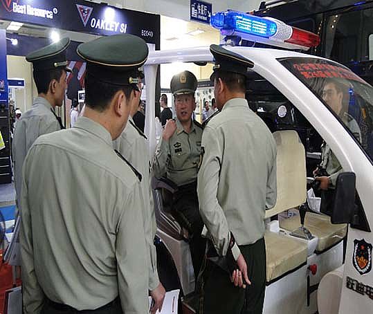 跃迪移动警务室亮相北京警用装备展