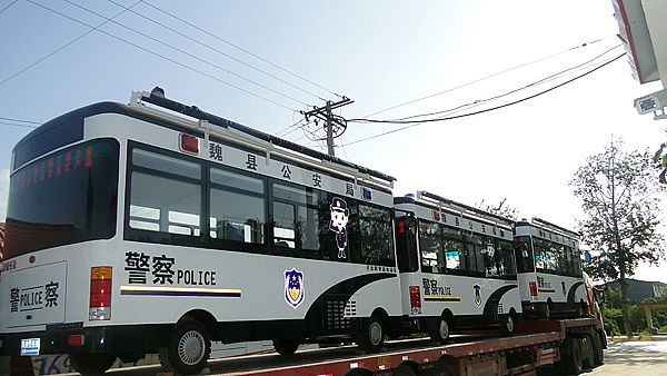 魏县购置移动警务室首批发车