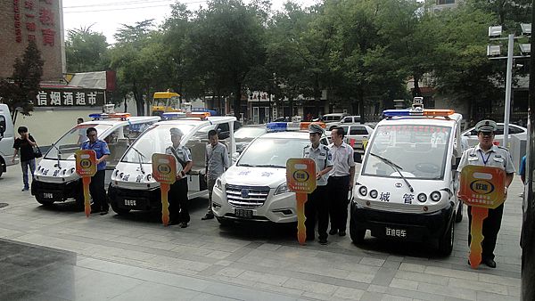 新宇宙向市城管局捐赠电动巡逻车亮相街头