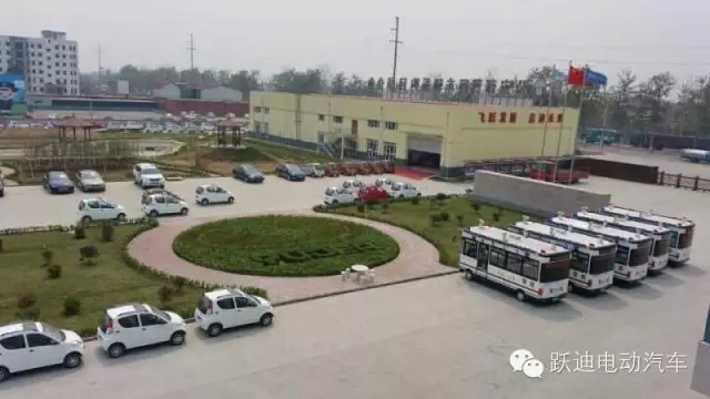 春暖花开、绿色跃迪---跃迪集团绿化工作进行中！