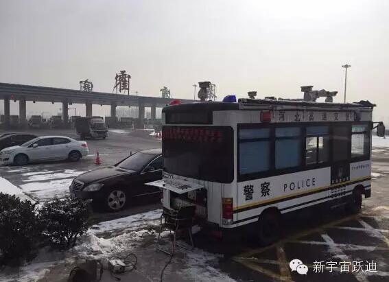 跃迪移动警务室执勤于霍寨收费站—为环保交通事业做贡献