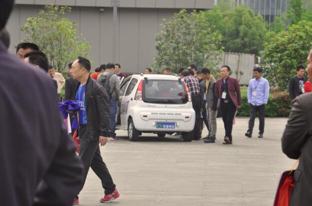 跃迪汽车强势登录南京新能源汽车展，引领行业发展新轨道