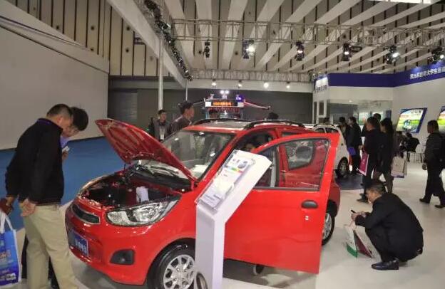 跃迪汽车强势登录南京新能源汽车展，引领行业发展新轨道