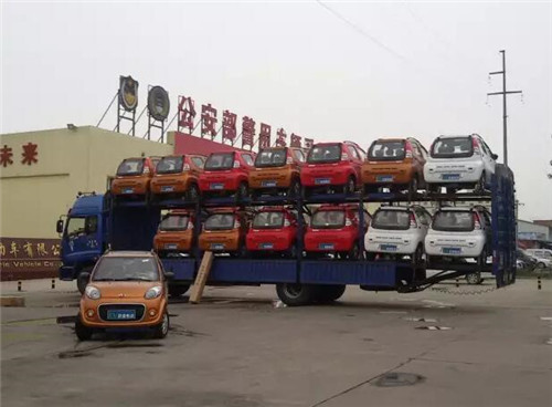 电动轿车
