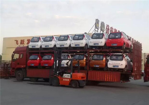 电动轿车
