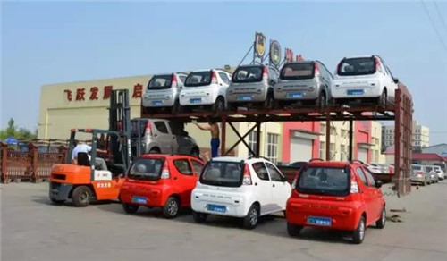 电动轿车