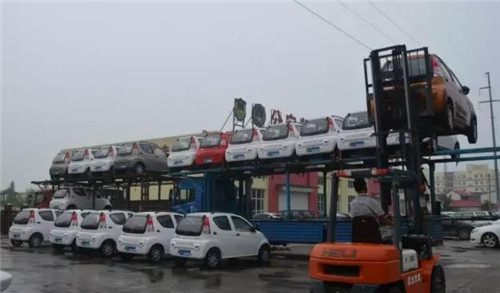 电动轿车