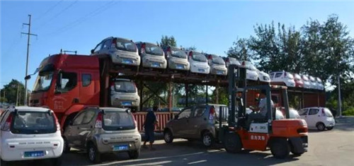 电动轿车