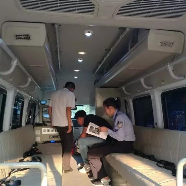 通讯指挥车发车石家庄机场公安分局