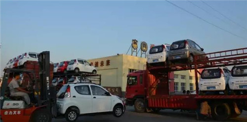电动轿车