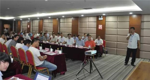 刘宝刚副院长介绍跃迪集团及陕西跃迪整体发展概况