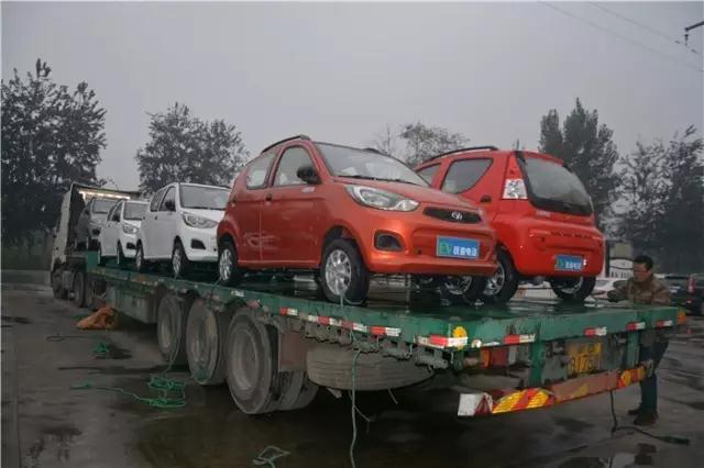 电动轿车