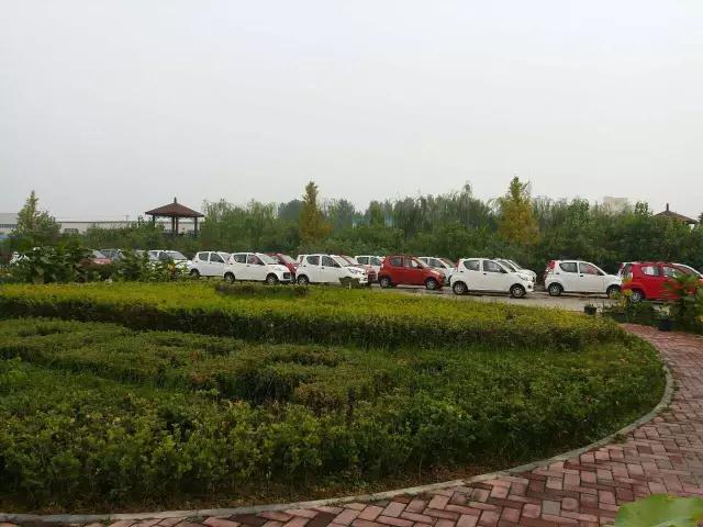 跃迪电动汽车总装下线