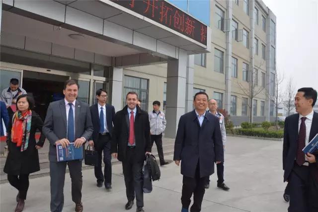 乌拉圭驻华大使费尔南多·卢格里斯一行到跃迪集团参观考察