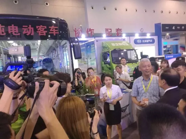 跃迪汽车带您走进2017丝博会暨21届西洽会，感受展会盛况