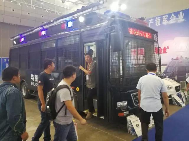 第四届中国—亚欧安防博览会暨十三届新疆警用反恐技术装备博览会圆满闭幕——跃迪系列警务用车好评如潮