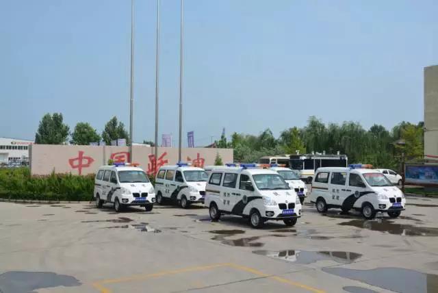 跃迪电动城管巡逻车