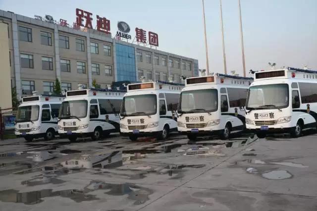 跃迪燃油版移动警务室顺利发往天津