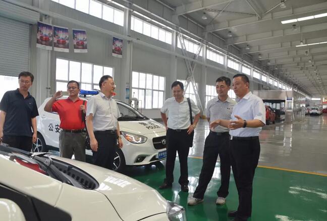 台湾客商到跃迪集团参观考察