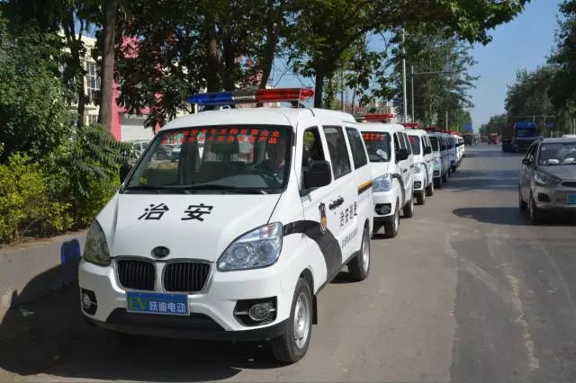 跃迪YD-K14-T80J电动巡逻车向高新区出发
