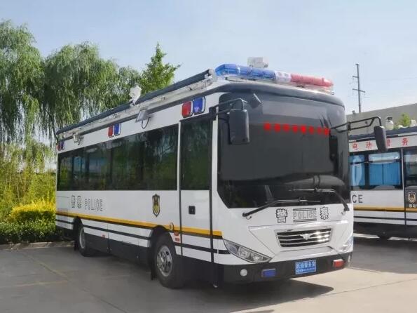 石家庄行唐县交警大队配备跃迪移动警务室加强治超工作