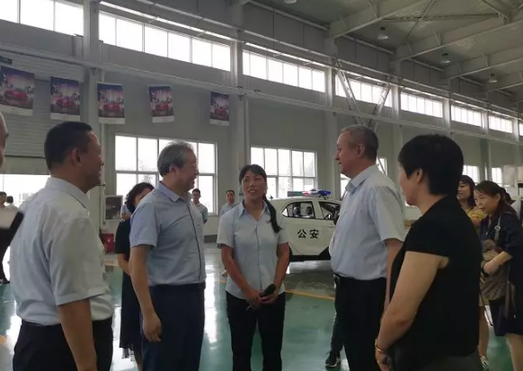 河北省政协副主席卢晓光，河北省委统战部副部长、省工商联党组书记郭翠朵率调研组到跃迪集团开展重点提案督办调研