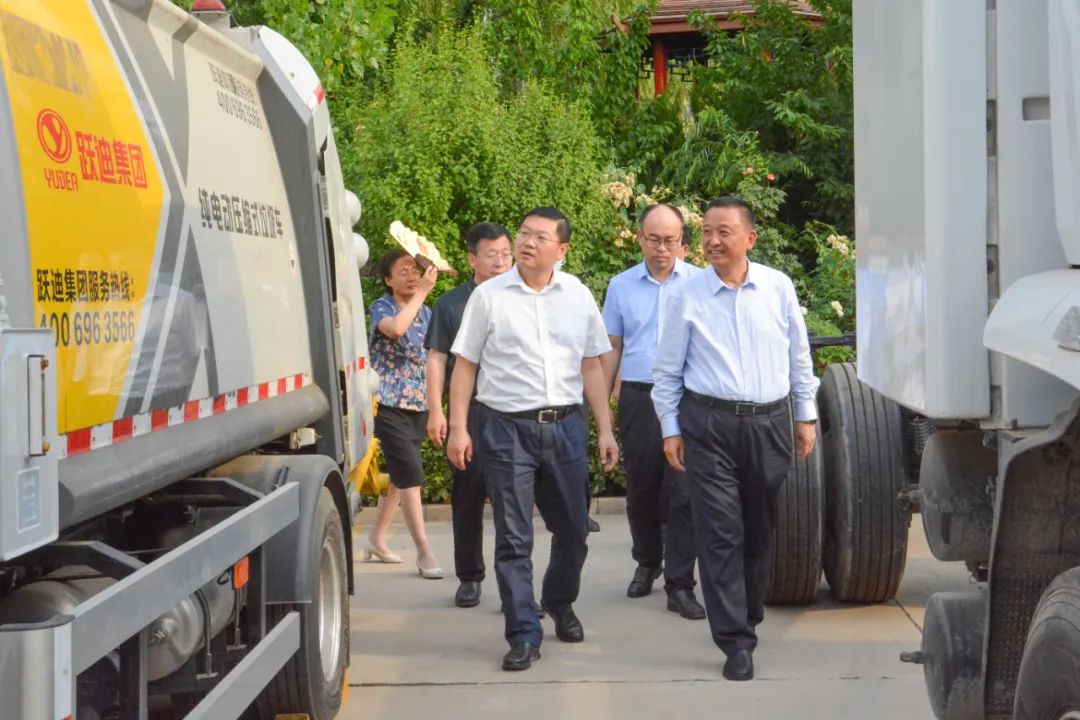 元氏县委副书记、县长曹铂一行莅临跃迪集团考察调研