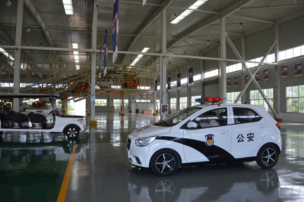 巴中商业协会联合主席一行到跃迪集团参观考察洽谈合作