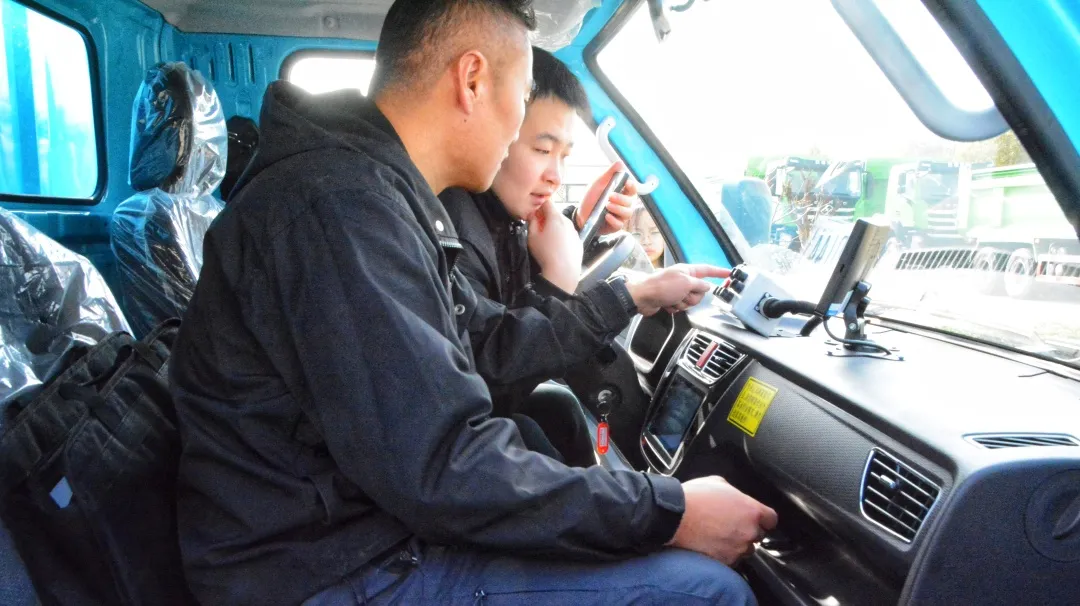 跃迪新能源汽车:绿色动力,引领未来环卫新风尚·